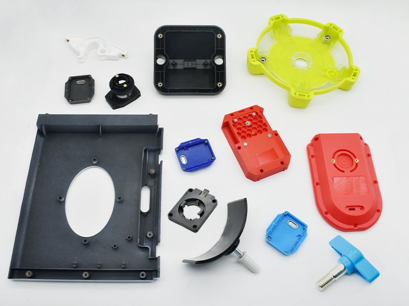 Alpine Moldによるカスタムインサート成形